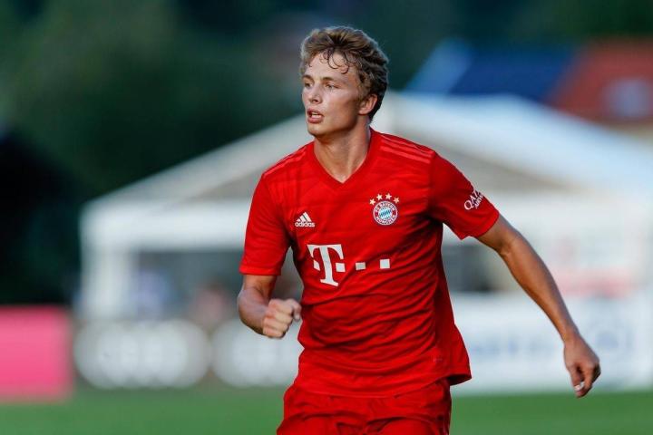 集结日浙江稠州调整名单以备德甲,外线爆发环节打磨,引发热议,控场能力受关注 集结日浙江稠州调整名单以备德甲,外线爆发环节打磨,引发热议,控场能力受关注