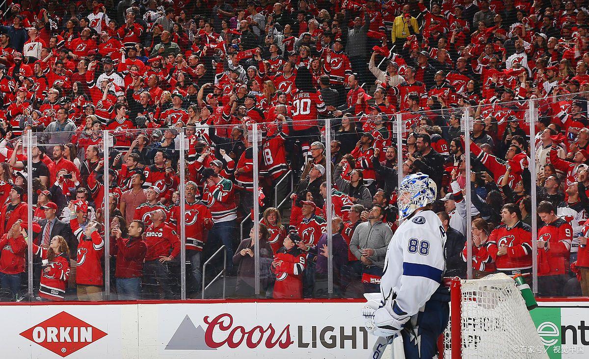 转会期欧冠焦点战；克里夫兰骑士豪取连胜；气氛紧张；球探报告显示潜力